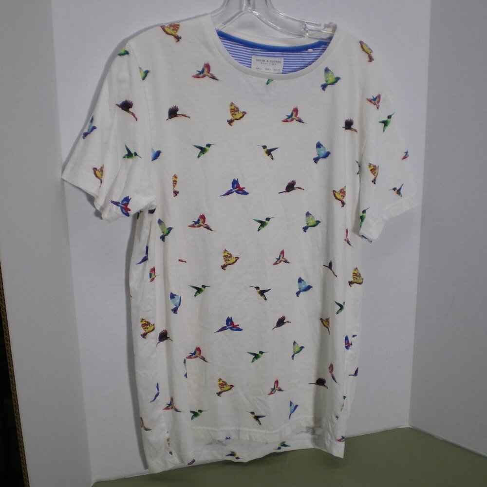Denim & Flower White Tee Shirt with Colorful Birds Design, Size Large Slim Fit